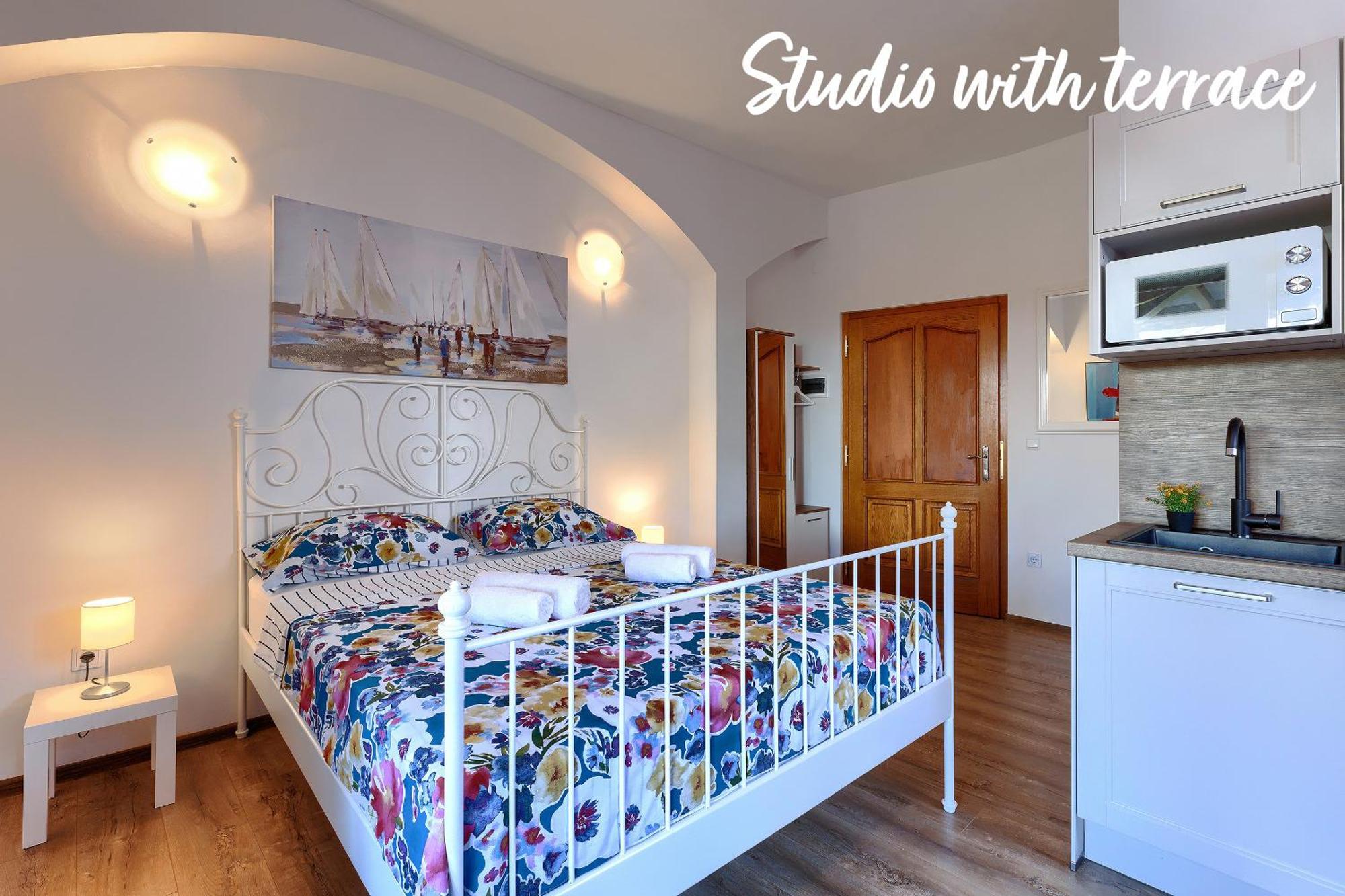 Studios Notte Sul Porto Rovinj Luaran gambar