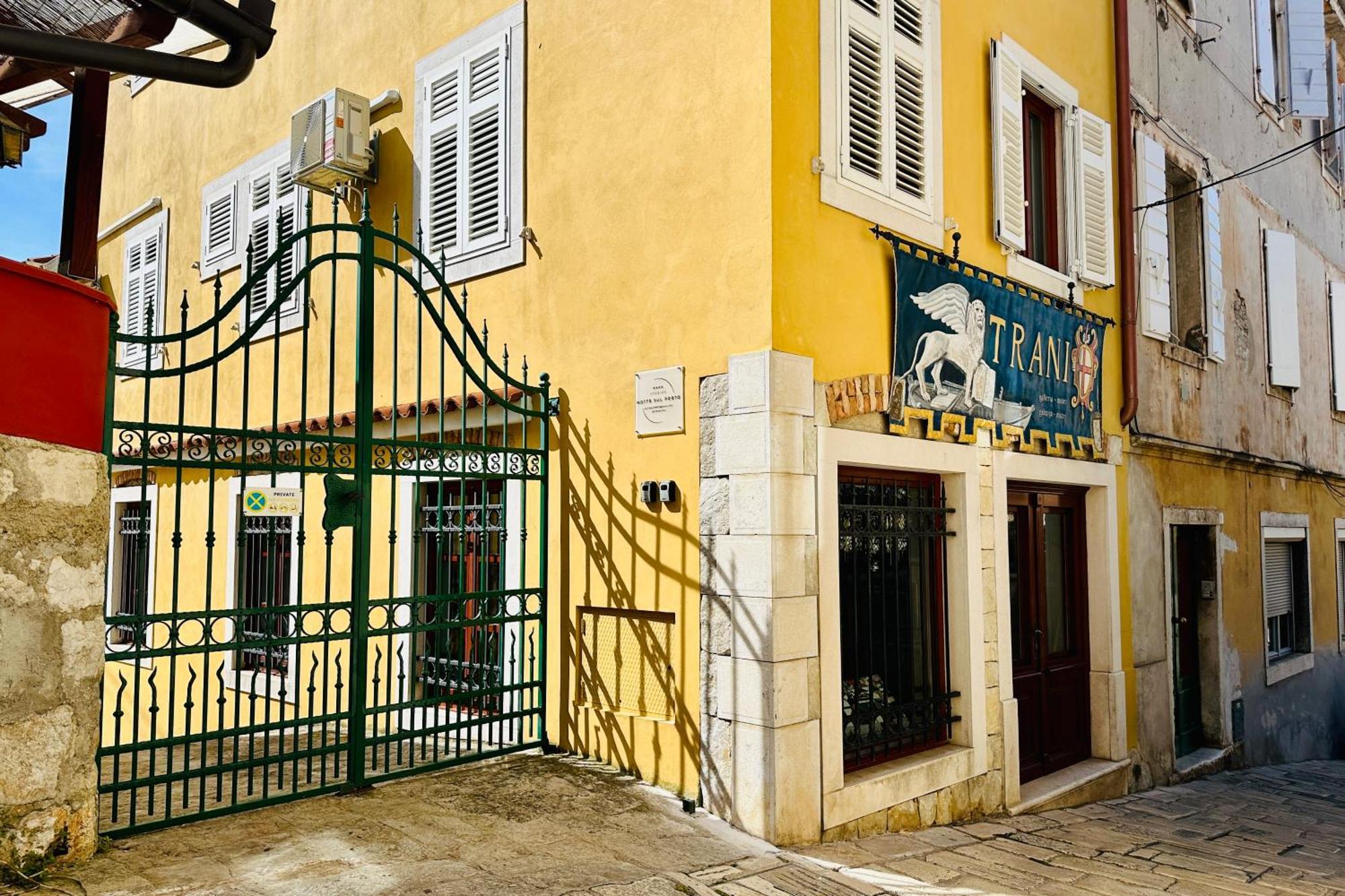 Studios Notte Sul Porto Rovinj Luaran gambar